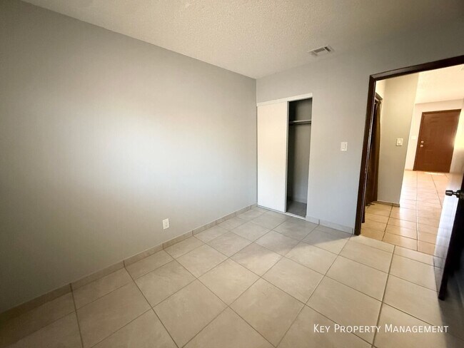Building Photo - 1405 N 22nd St