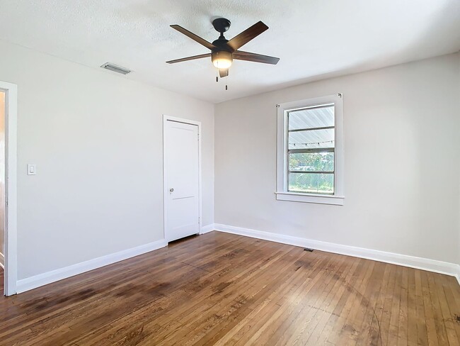 Building Photo - Renovated Seminole Heights Home w/Bonus Room!