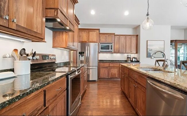 Building Photo - 944 Cove Ct NW