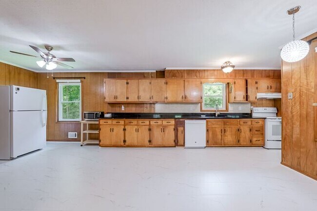Building Photo - 6758 Campground Rd