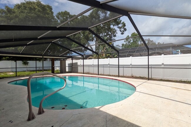 Building Photo - Available Immediately!