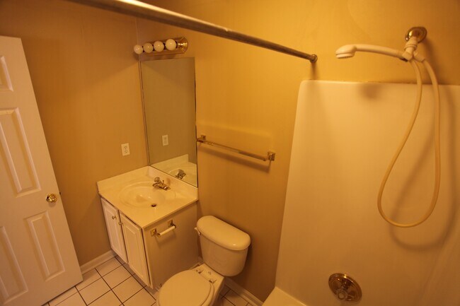 Building Photo - Beautiful 4-Bedroom, 3-Bath Home with Gara...