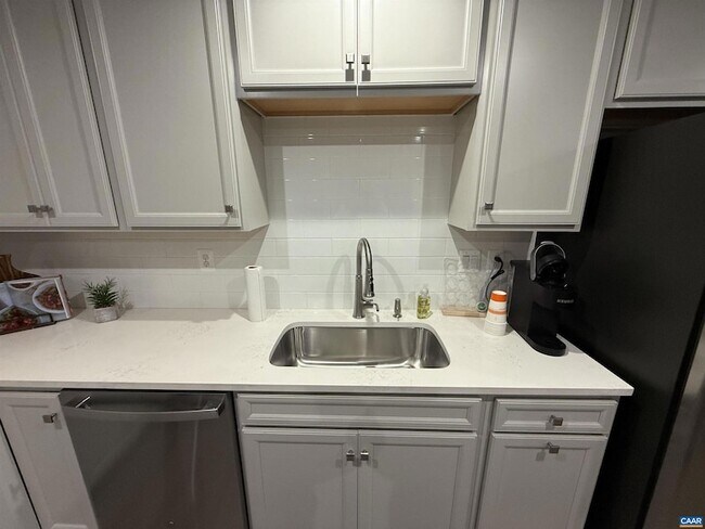 Building Photo - 5175 Lazy Branch Ln