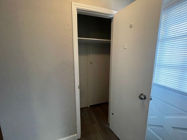 Building Photo - 2 Bed Duplex OKC- Move in Deposit-Free! (If Qualified)
