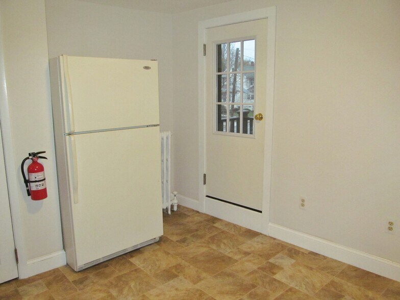 Building Photo - 146 E Cliff St