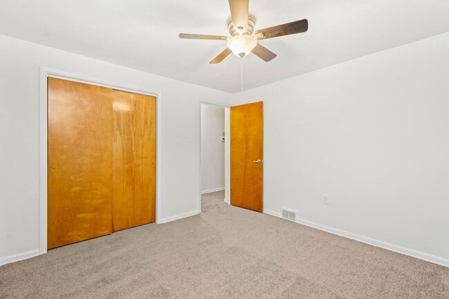 Building Photo - AVAILABLE APRIL 1ST! RENOVATED 3-bedroom!