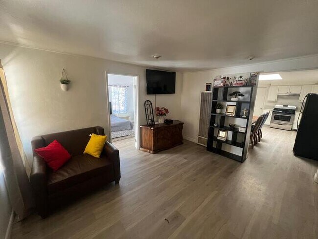 Building Photo - Fully Furnished 3 Bed House for Rent Campbell Ave Riverside CA