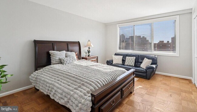 Building Photo - 4977 Battery Ln