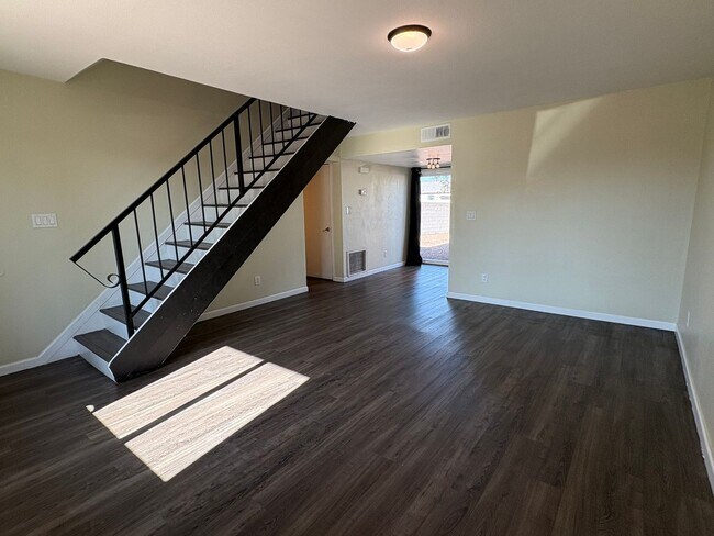 Building Photo - 808 N 95th Dr