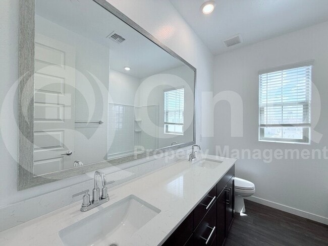 Building Photo - 4077 S Sabrina Dr