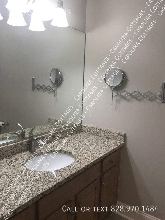 Building Photo - 123 Foxden-203