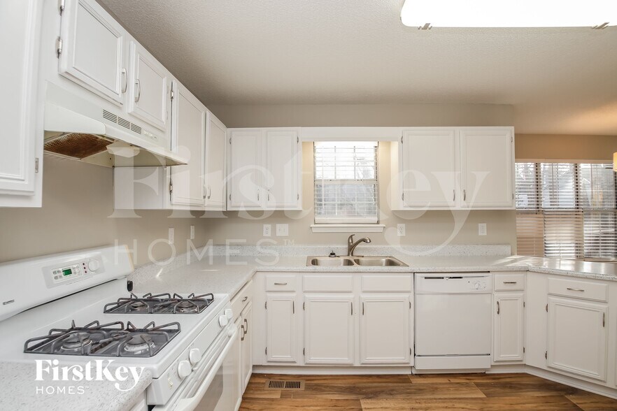 Building Photo - 1404 Chapel Hill Ln SW