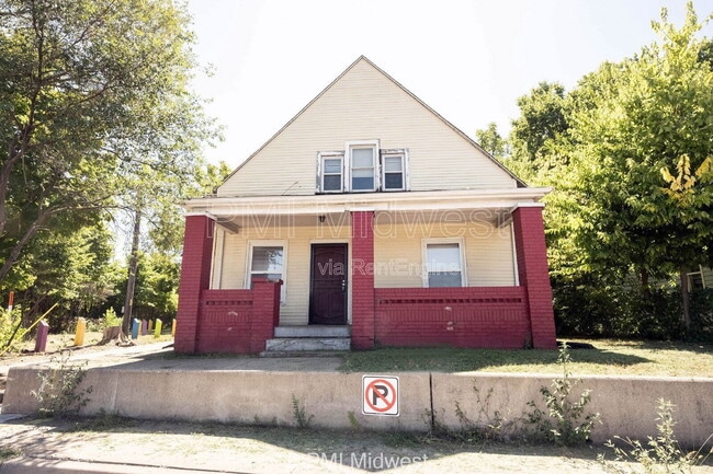 Primary Photo - 445 W 29th St