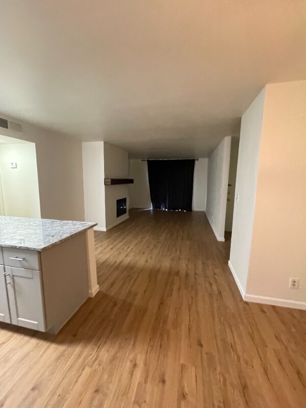 Building Photo - 5525 E Thomas Rd