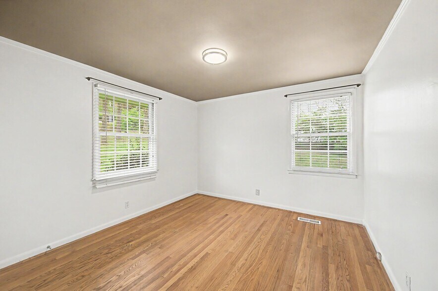 Building Photo - 3529 Trimble Rd