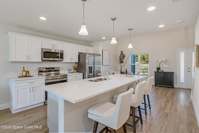 Building Photo - 167 Hidden Woods Pl