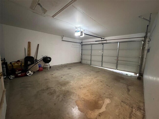 Building Photo - 1156 Tetbury Ln