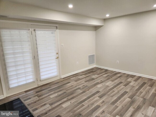 Building Photo - 5700 Olde Mill Ct