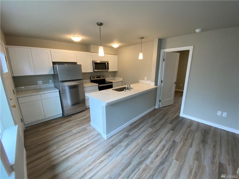 Building Photo - 4010-4016 S Warner St