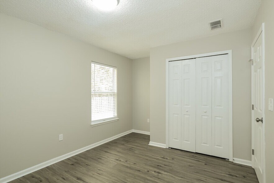 Building Photo - 13517 Ashford Wood Ct E