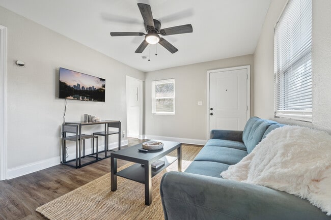 Building Photo - 76 Haygood Ave SE