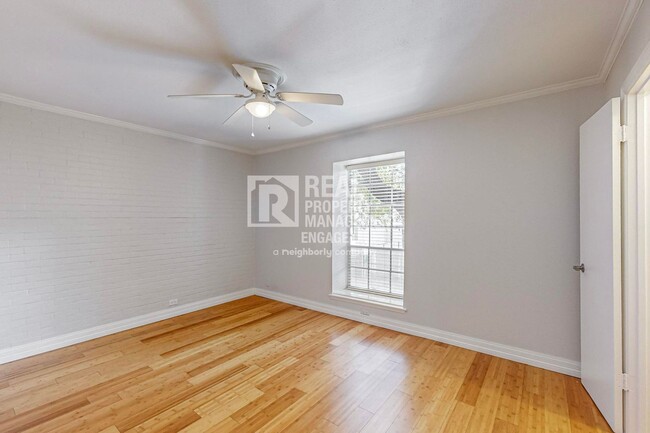 Building Photo - Updated 2-Bedroom Condo for Rent in Prime ...