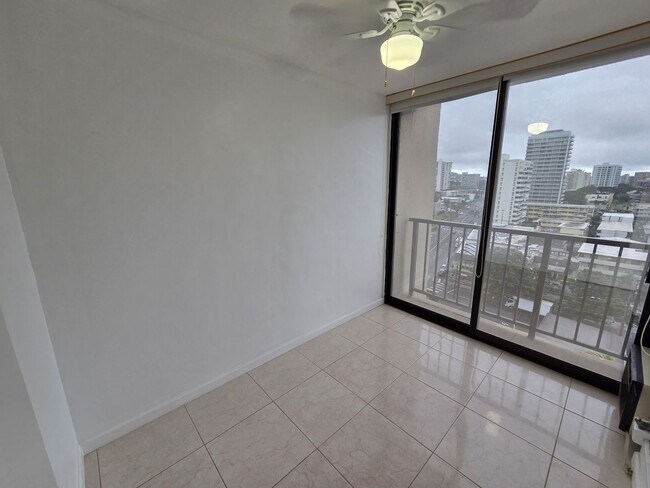 Building Photo - Wilder At Piikoi Spacious 1 Bedroom, 1 Bath & 1 Parking Stall.