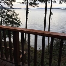 Building Photo - Medium-Low Bank Waterfront Home On Acreage