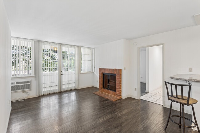 Interior Photo - 4230 S Centinela Ave