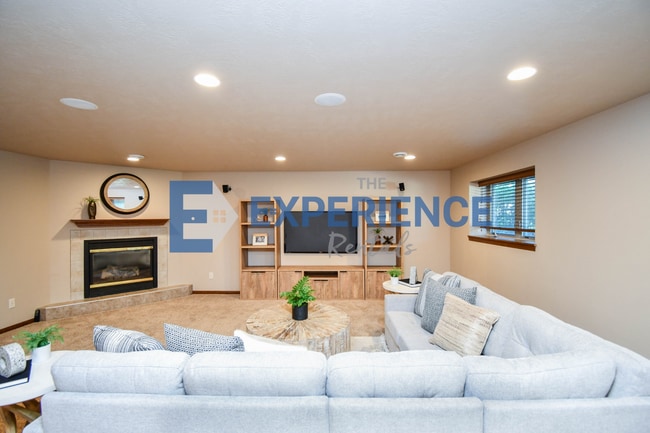 Building Photo - 3908 W 89th St