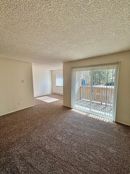 Building Photo - 3950 SW 102nd Ave