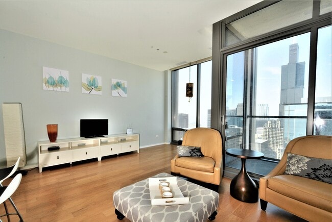 Building Photo - 65 E Monroe St