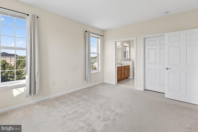 Building Photo - 1447 Sierra Dr