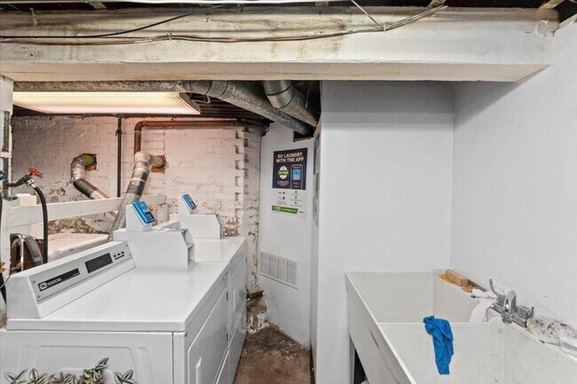 Building Photo - 1 bedroom in Chicago IL 60613