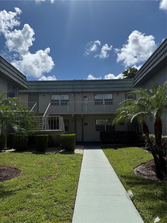 Building Photo - 67 Monaco Ct