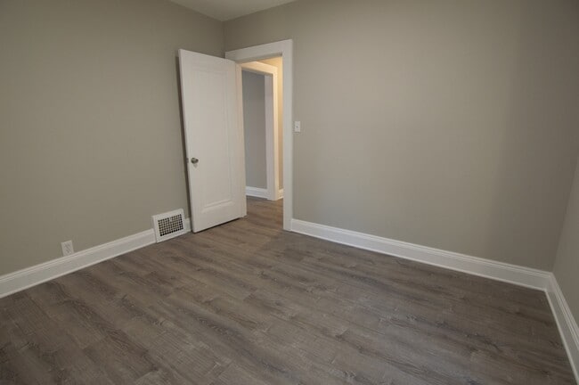 Building Photo - 3574 W 147th St
