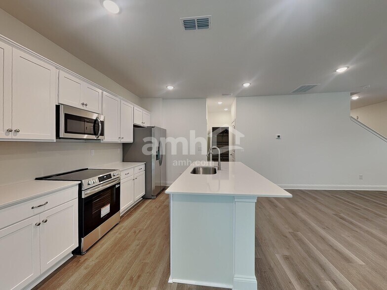 Building Photo - 1207 Livengood Wy