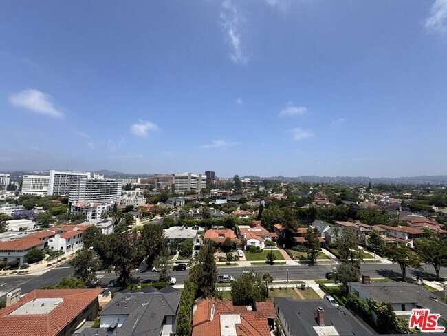 Building Photo - 10787 Wilshire Blvd
