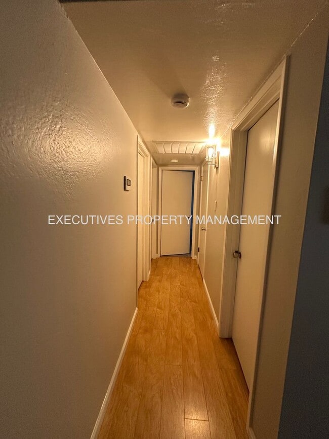 Building Photo - 3220 Dakota St