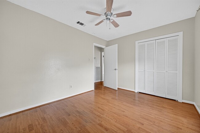 Building Photo - 8623 Riverside Walk Ln