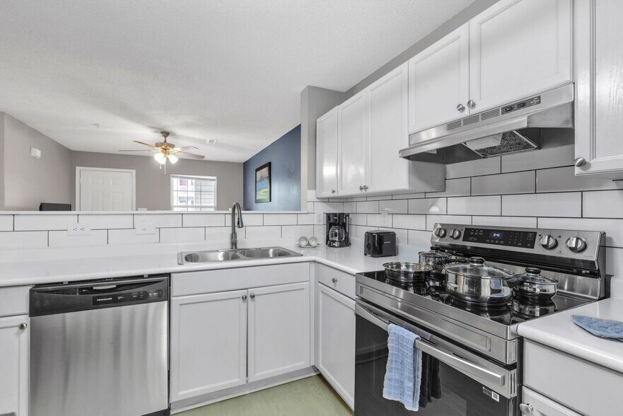 Building Photo - 978 Bassman Ln