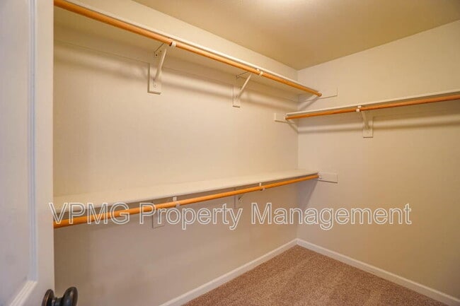 Building Photo - 2115 NW 143rd Cir