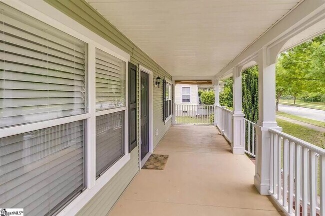 Building Photo - 331 Woodlark St