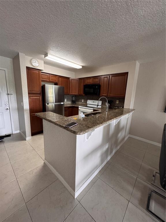 Building Photo - 13815 Fairway Island Dr