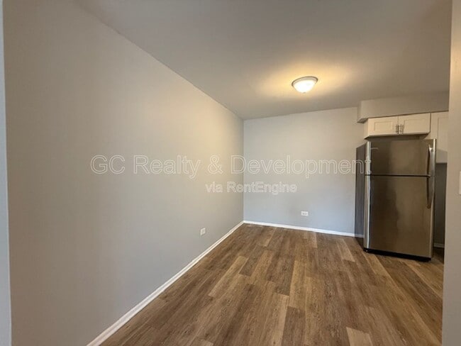 Building Photo - 314 S Warwick Ave