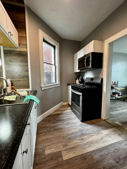 Building Photo - 420 High St