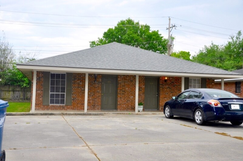 Building Photo - 107 Antoinette St
