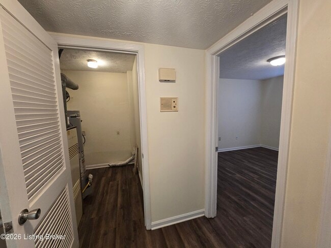 Building Photo - 3212 Springfield Dr