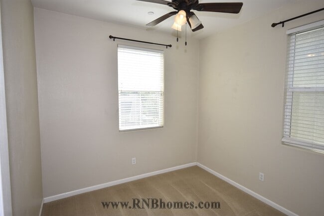 Building Photo - 268 Phoenix Cir