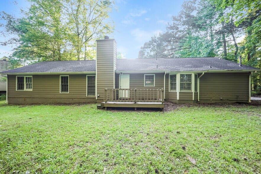 Building Photo - 10916 Clearwater Dr